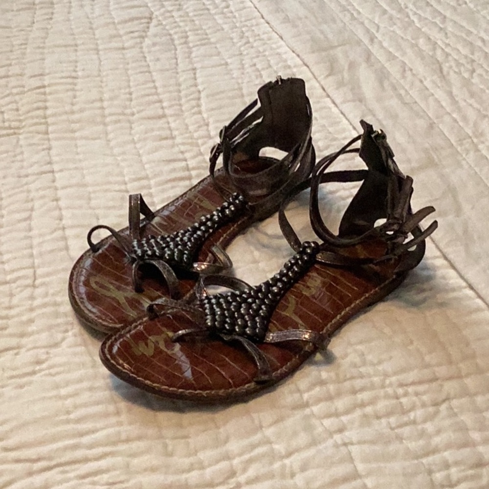 Sam Edelman Sandals size 9: still in good condition. Color is bronze/brown